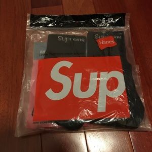 Supreme Hanes Crew Socks (Black)